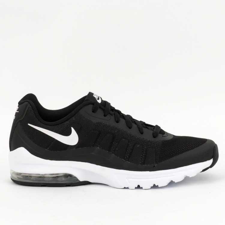 Nike invigor black and white on sale