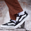 Кеды Vans Knu Skool VN0009QC6BT (black-true white)