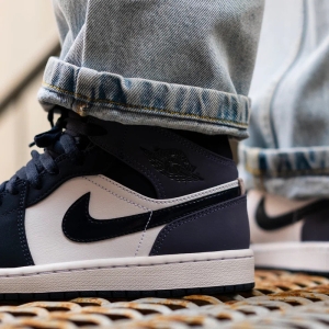 Кроссовки Jordan Air Jordan 1 Mid 554724-445 (obsidian-obsidian)