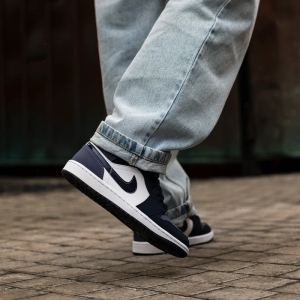 Кроссовки Jordan Air Jordan 1 Mid 554724-445 (obsidian-obsidian)