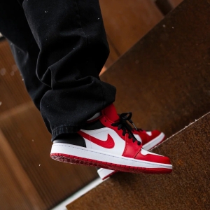 Кроссовки Jordan Air Jordan 1 Low Reverse Black Toe 553558-163 (white-gym red-black)