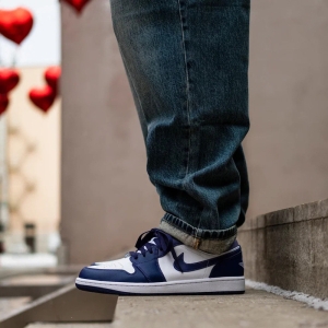 Кроссовки Jordan Air Jordan 1 Low 553558-515 (sky j purple-skyj lt purple)