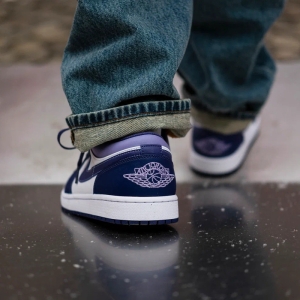 Кроссовки Jordan Air Jordan 1 Low 553558-515 (sky j purple-skyj lt purple)