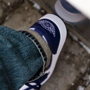 Кроссовки Jordan Air Jordan 1 Low 553558-515 (sky j purple-skyj lt purple)