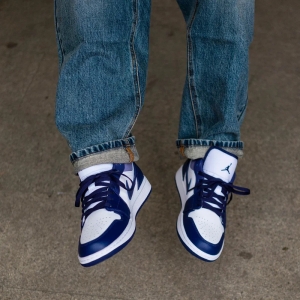 Кроссовки Jordan Air Jordan 1 Low 553558-515 (sky j purple-skyj lt purple)