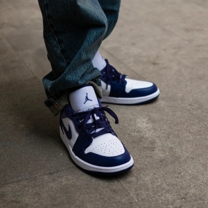 Кроссовки Jordan Air Jordan 1 Low 553558-515 (sky j purple-skyj lt purple)