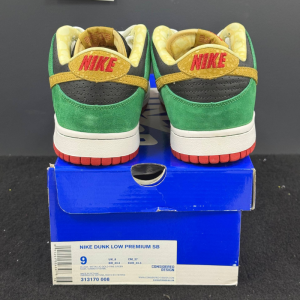 Кеды Nike SB Dunk Low Premium "Miller High Life" 313170-008 (black-metallic gold-pine green)