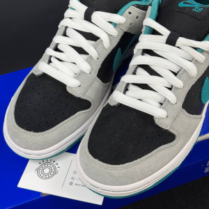 Кеды Nike SB Dunk Low Premium "Chrome Ball Incident" 304292-012 (black-radiant emerald-mdm grey)