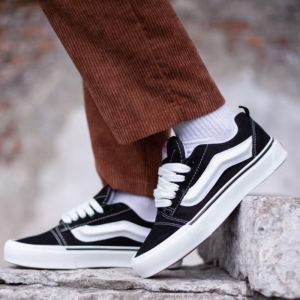 Кеды Vans Knu Skool VN0009QC6BT (black-true white)