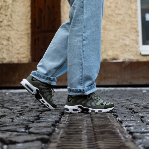 Кроссовки Nike Air Max Terrascape Plus DV7513-301 (oil green-black-medium olive)