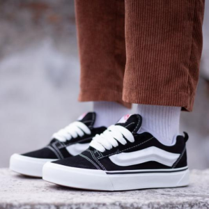 Кеды Vans Knu Skool VN0009QC6BT (black-true white)