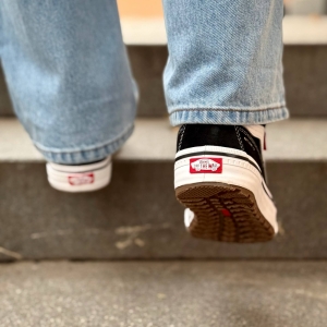 Зимние Кеды Vans MTE Sk8-Hi Waterproof Insulated VN000DAQBA21 (black-white)