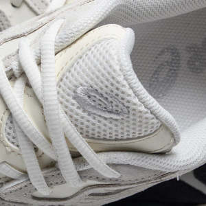 Кроссовки Asics Gel-Nyc 1203A383-111 (white-smoke grey)