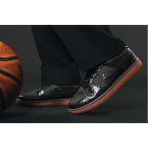 Кроссовки Nike Dunk Low DV1024-010 (velvet brown-black)