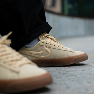 Кеды Nike SB Zoom Blazer Low Pro GT PRM FN7404-200 (pale vanilla)