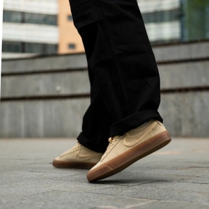 Кеды Nike SB Zoom Blazer Low Pro GT PRM FN7404-200 (pale vanilla)