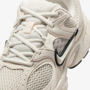Кроссовки Женские Nike V5 Rnr Suede II6294-100 (light orewood brown-pale ivory)