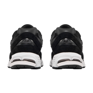 Кроссовки New Balance 2002R M2002RBK (black-phantom-gunmetal)