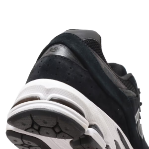 Кроссовки New Balance 2002R M2002RBK (black-phantom-gunmetal)