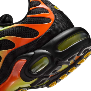 Кроссовки Nike Air Max Plus DM0032-028 (black-lightening orange)