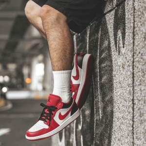 Кроссовки Jordan Air Jordan 1 Low Reverse Black Toe 553558-163 (white-gym red-black)