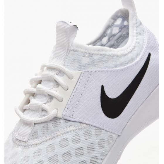 Кроссовки женские Nike Wmns Juvenate 724979-101 (white-black)