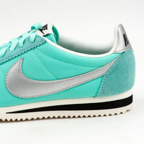 Кроссовки женские Nike Classic Cortez Nylon Prem 882258-300 (tropical twist-mtlc silver)