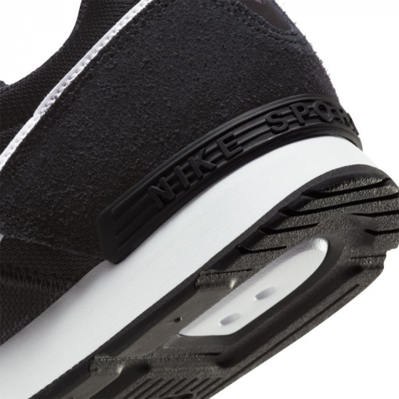Кроссовки Nike Venture Runner CK2944-002 (black-white-black)