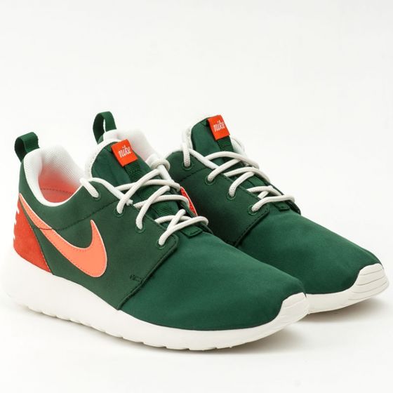 Кроссовки женские Nike Wmns Roshe One Retro 820200-381 (gorge green-bright mango)