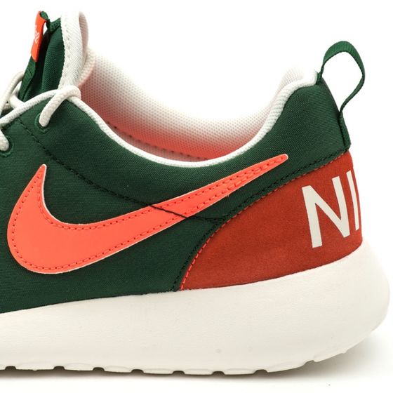 Кроссовки женские Nike Wmns Roshe One Retro 820200-381 (gorge green-bright mango)