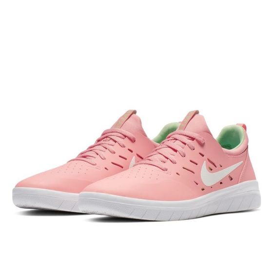 nike nyjah coral