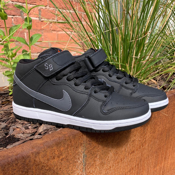 Кеды Nike SB Dunk Mid Pro ISO CV4283-001 (black-dark grey-black-white)