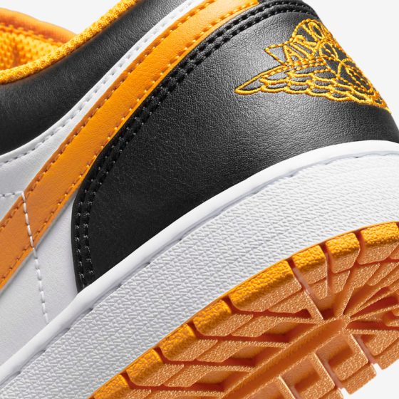 Кроссовки Jordan Air Jordan 1 Low "Taxi" 553558-701 (university gold-white-black)