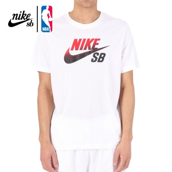 Футболка Nike SB Dry Dfct Logo NBA Tee BV7433-101 (white-black-university red)