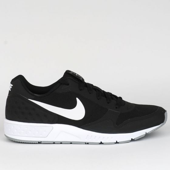 Кроссовки Nike Nightgazer Low Se 902818-001 (black-white-wolf grey)