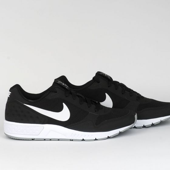 Кроссовки Nike Nightgazer Low Se 902818-001 (black-white-wolf grey)