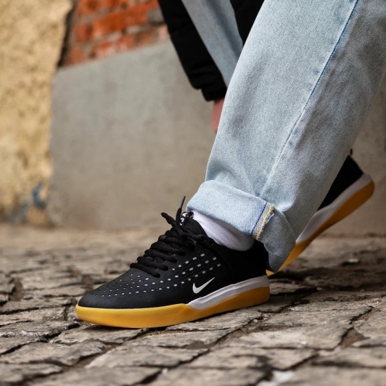 Кеды Nike SB Zoom Nyjah 3 DV7896-001 (black-white)