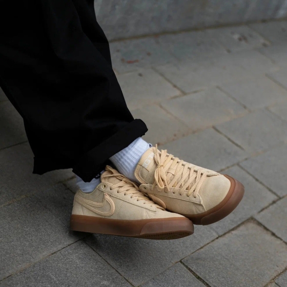 Кеды Nike SB Zoom Blazer Low Pro GT PRM FN7404-200 (pale vanilla)