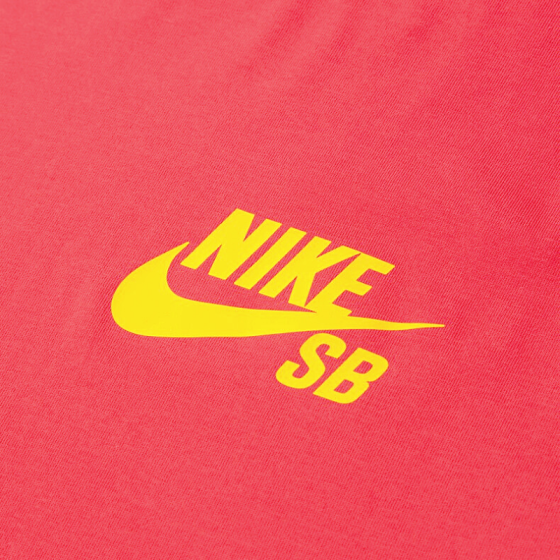 Футболка Nike SB Logo Tee DC7817-630 (light fusion red-university gold)