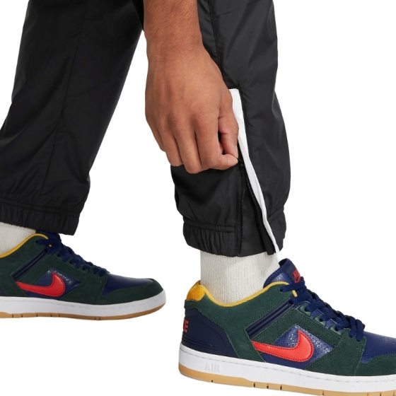 Спортивные Штаны Nike SB Shield Swoosh Track Pant CI1990-010 (black-white-white)
