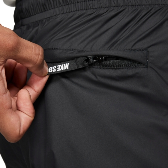 Спортивные Штаны Nike SB Shield Swoosh Track Pant CI1990-010 (black-white-white)