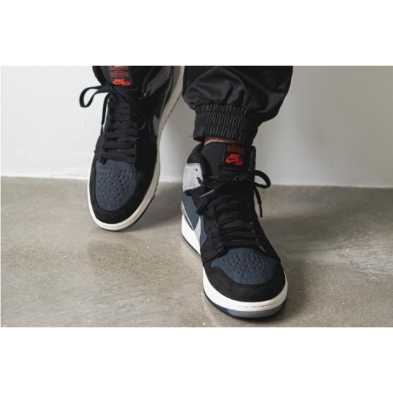 Кроссовки Jordan Air Jordan 1 Element Gore-Tex DB2889-001 (black-chile red-particle grey)