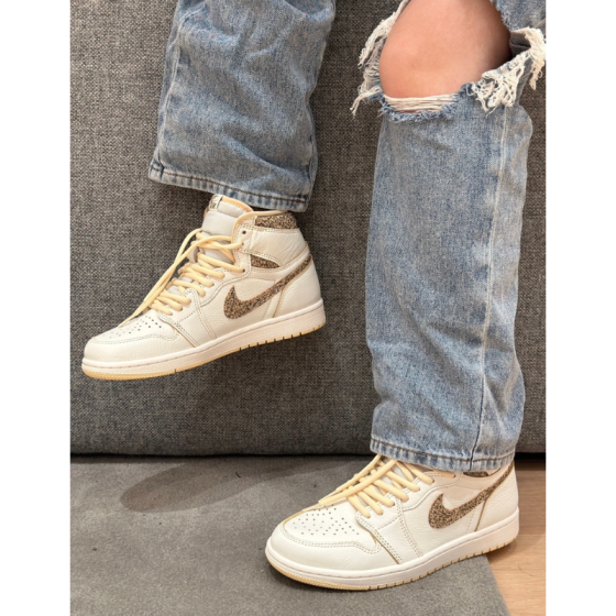 Кроссовки Jordan Air Jordan 1 Retro High Og Craft "Vibrations Of Naija" FD8631-100 (sail-pale vanill