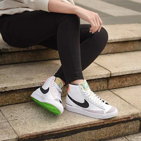 Кроссовки Женские Nike Blazer Mid '77 Have A Good Game DO2331-101 (white-black-green strike)