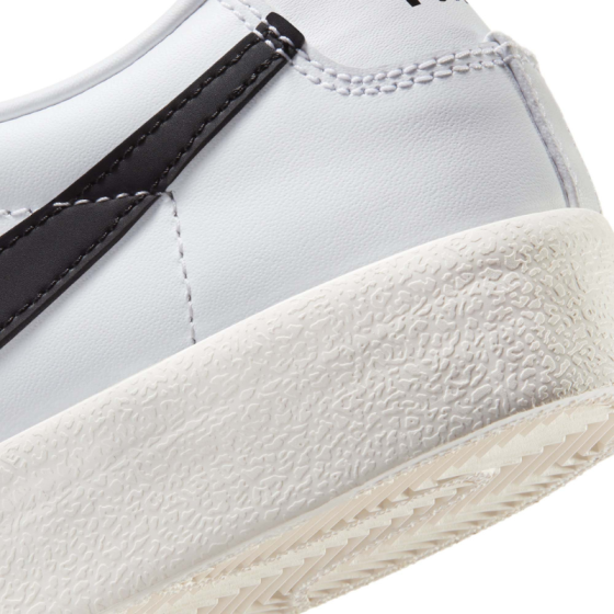Кроссовки Nike Blazer Low '77 Vintage DA6364-101 (white-black sail)