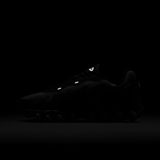 Кроссовки Nike Air Max Dn8 FQ7860-003 (black-light smoke grey-black volt)