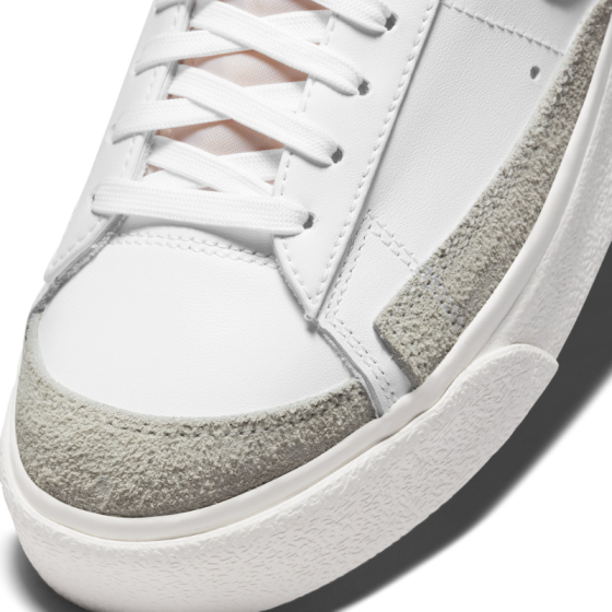 Кроссовки Женские Nike Blazer Low Platform DJ0292-101 (white-black)