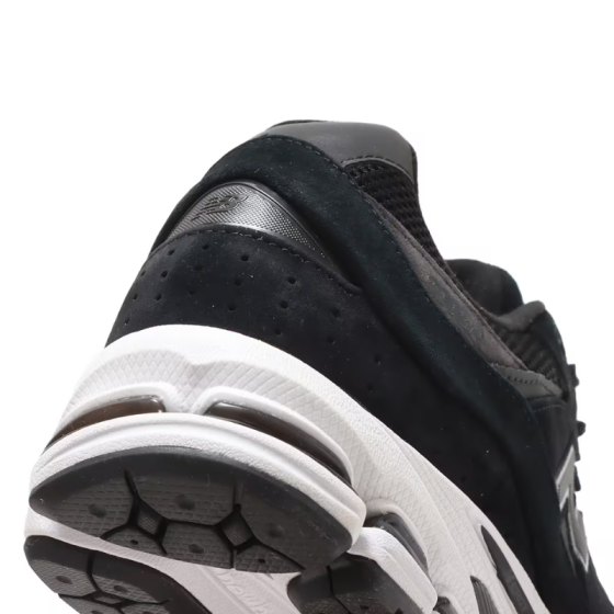 Кроссовки New Balance 2002R M2002RBK (black-phantom-gunmetal)
