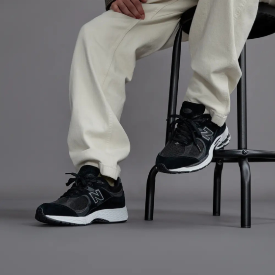 Кроссовки New Balance 2002R M2002RBK (black-phantom-gunmetal)