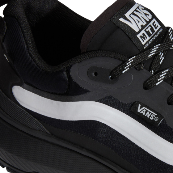 Кроссовки Зимние Vans MTE Crosspath VN000CVUBLK1 (reflective black)